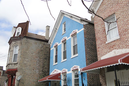 Photo of homes in the Pilsen neighborhood in Chicago